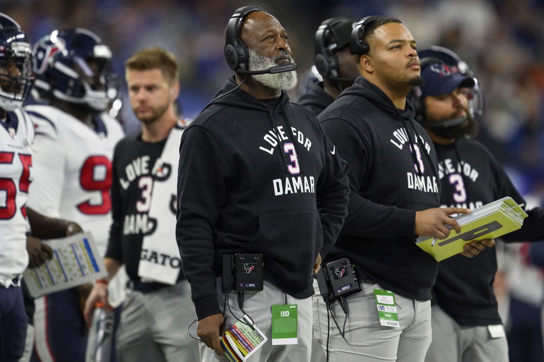 Smith on the sidelines during a game against the Indianapolis Colts.