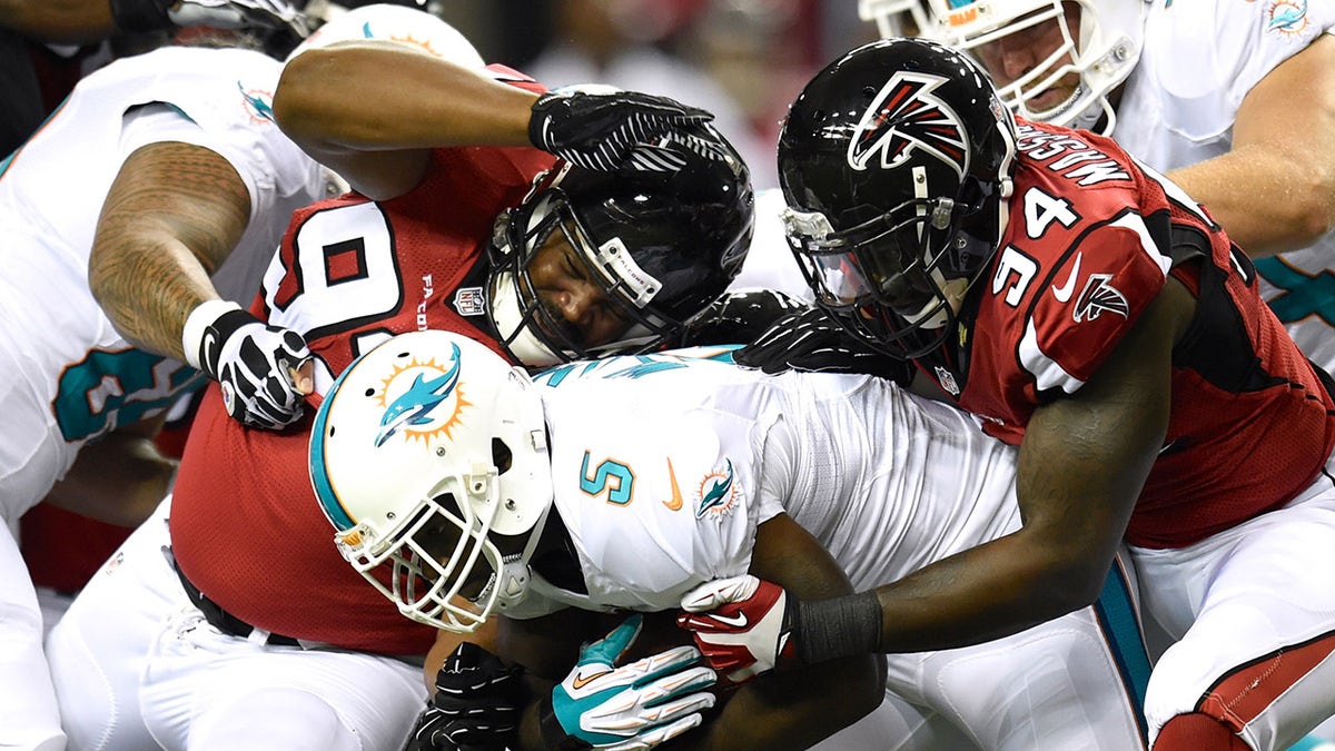 Travian Robertson tackles