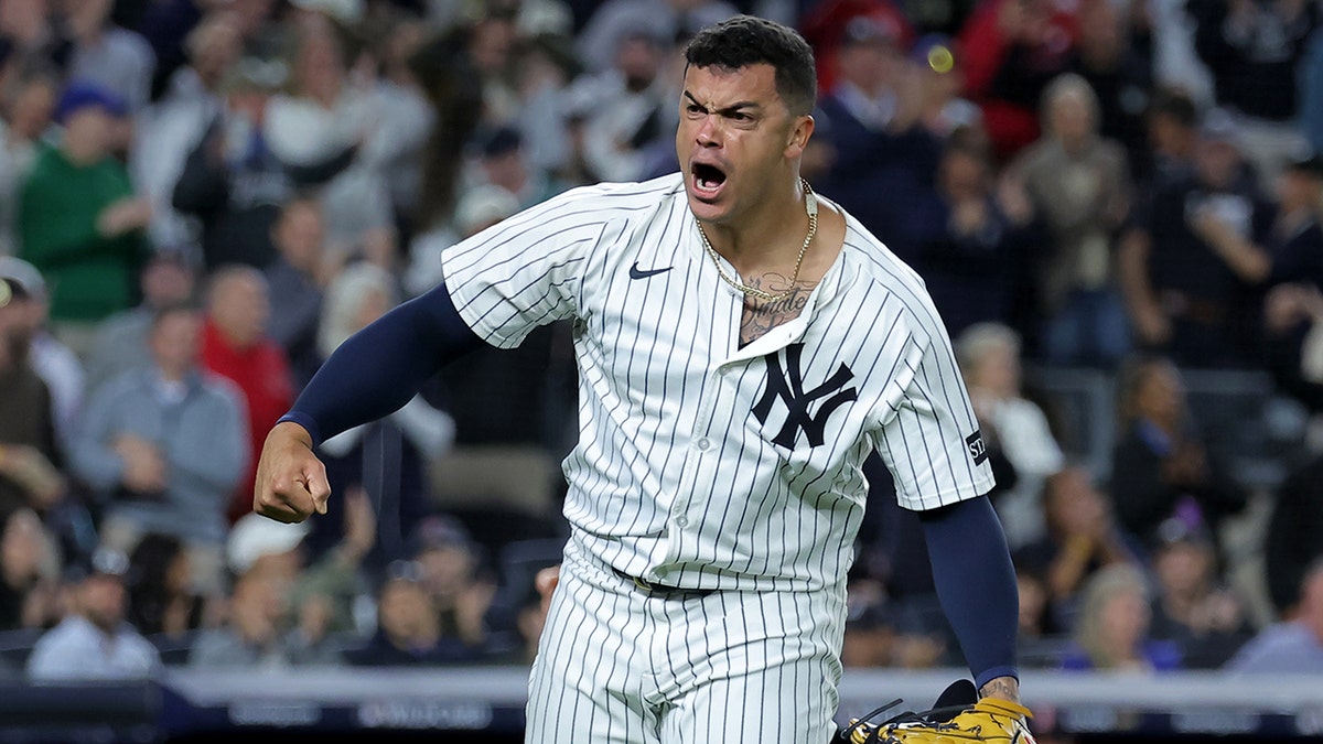Fernando Cruz celebrating