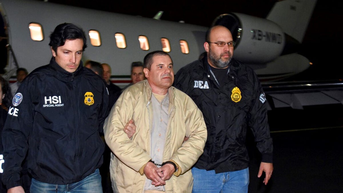 Joaquin "El Chapo" Guzman extradited from Mexico to the U.S. 